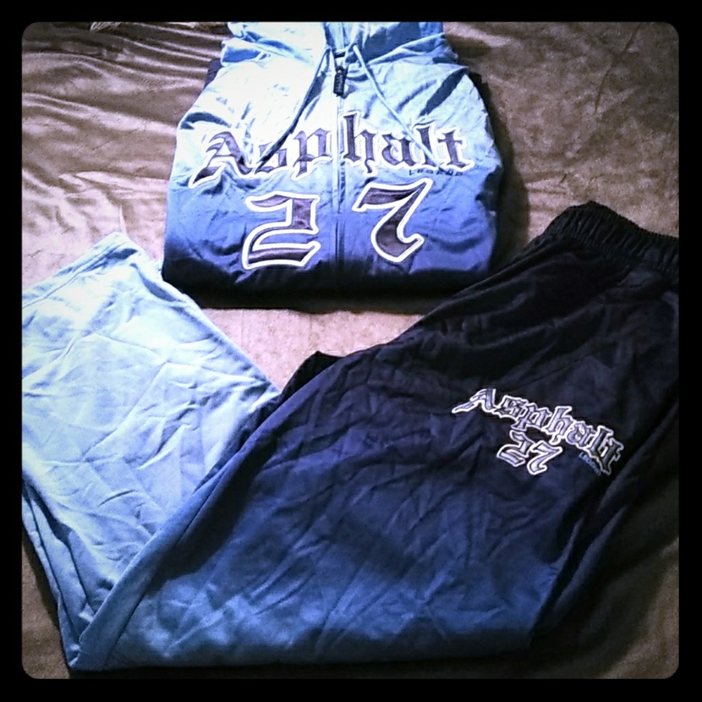 Asphalt track suit